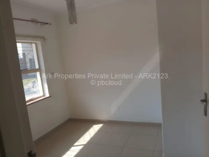 6 Bedroom House to Rent in Strathaven