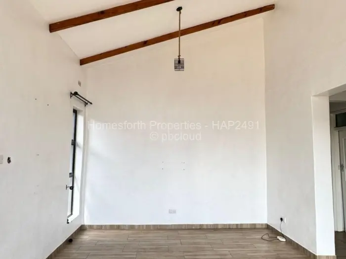 Townhouse/Complex/Cluster to Rent in Aspindale Park, Harare