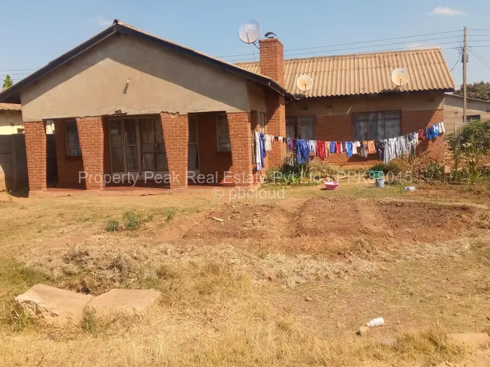 4 Bedroom House for Sale in Budiriro, Harare