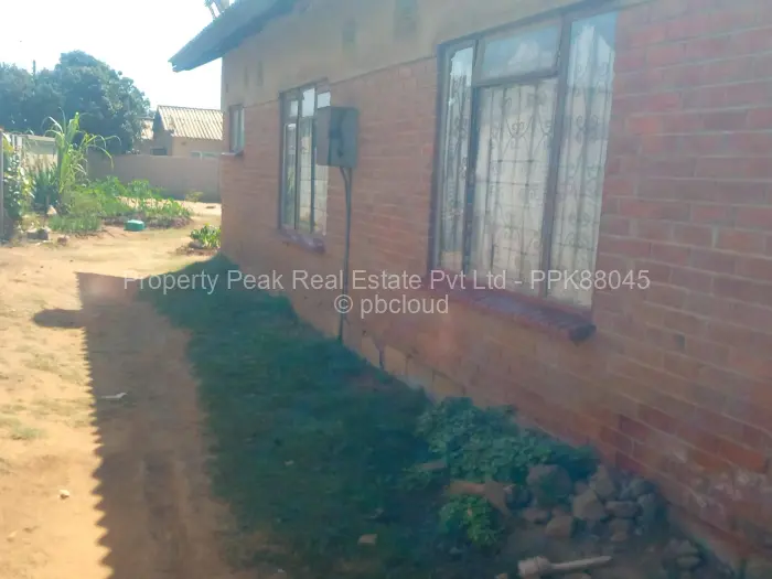 4 Bedroom House for Sale in Budiriro, Harare