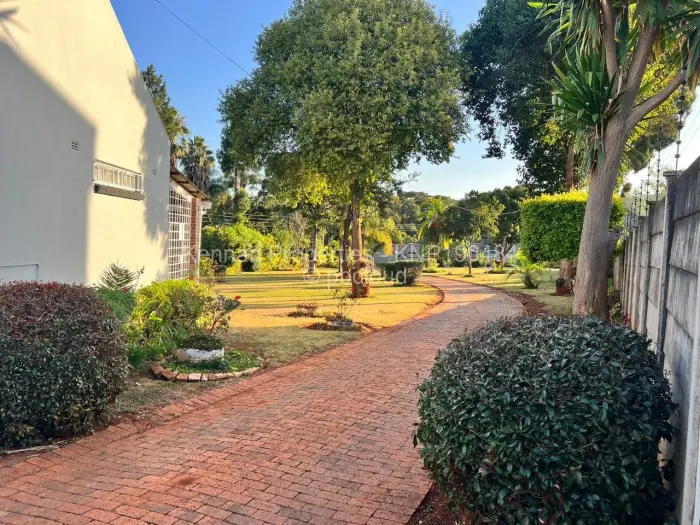 4 Bedroom House to Rent in Greystone Park