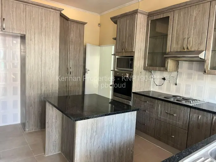 4 Bedroom House to Rent in Greystone Park