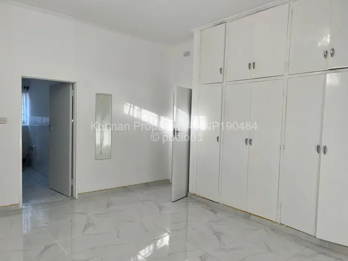 4 Bedroom House to Rent in Greystone Park