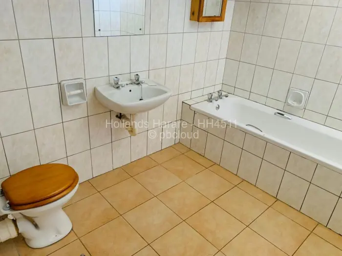 Townhouse/Complex/Cluster to Rent in Borrowdale Brooke
