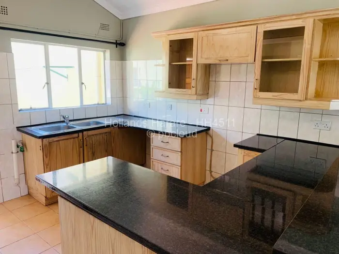 Townhouse/Complex/Cluster to Rent in Borrowdale Brooke