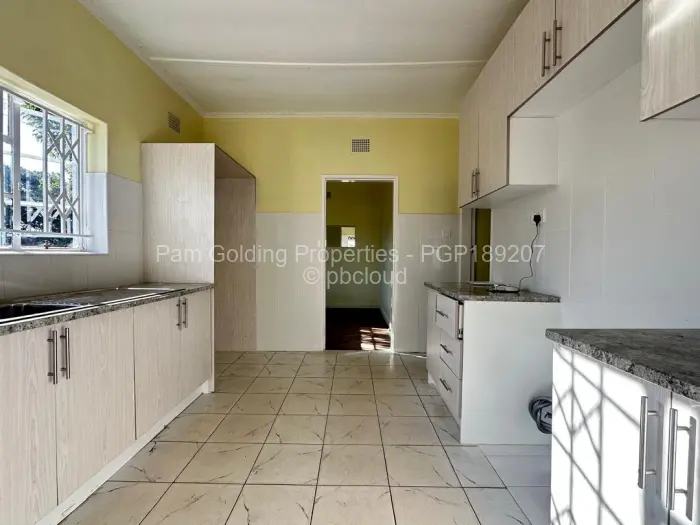 3 Bedroom House to Rent in Hillside