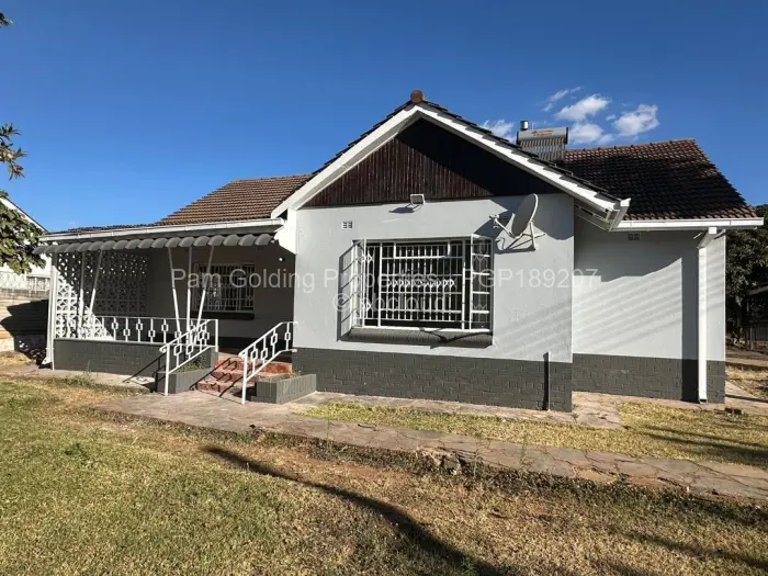 3 Bedroom House to Rent in Hillside