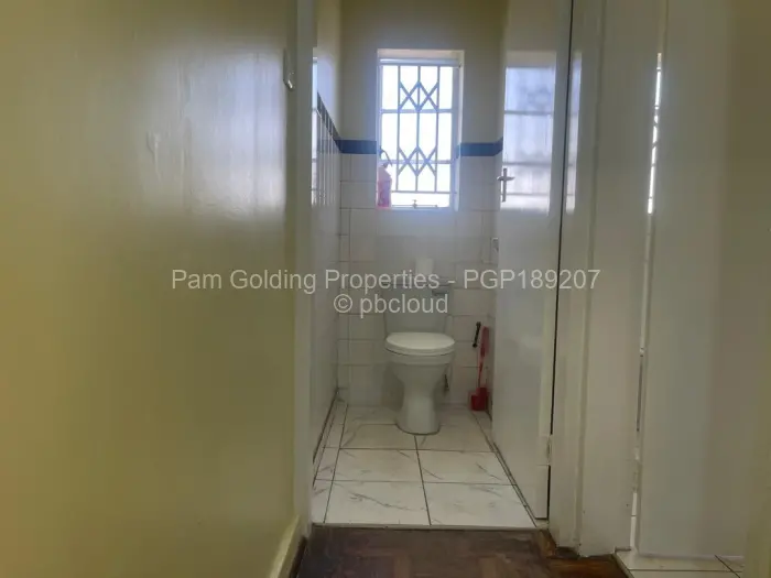 3 Bedroom House to Rent in Hillside