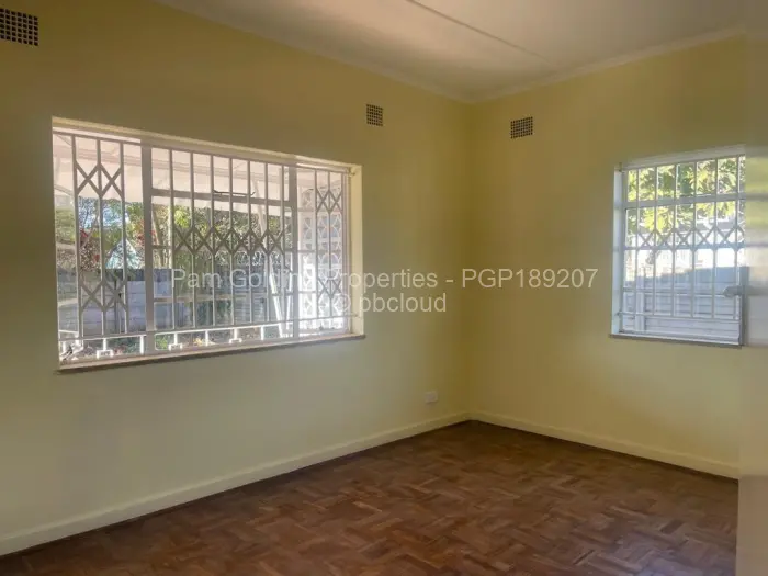 3 Bedroom House to Rent in Hillside