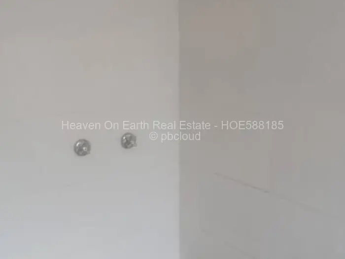 6 Bedroom House for Sale in Granary Park, Harare