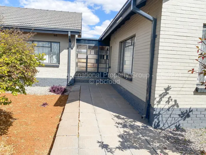 3 Bedroom House for Sale in Killarney, Bulawayo