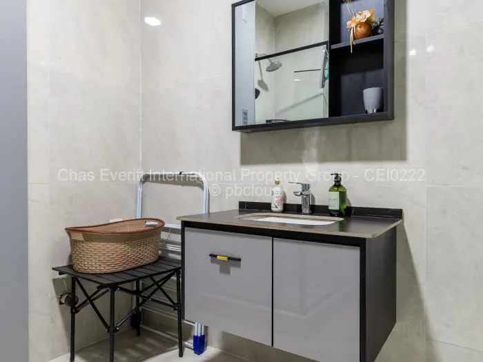 Flat/Apartment to Rent in Borrowdale West