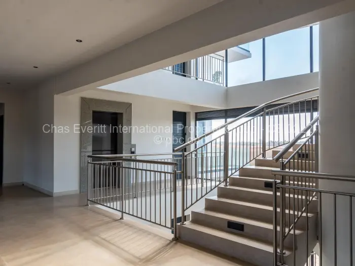 Flat/Apartment to Rent in Borrowdale West