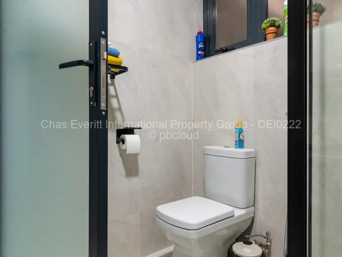 Flat/Apartment to Rent in Borrowdale West
