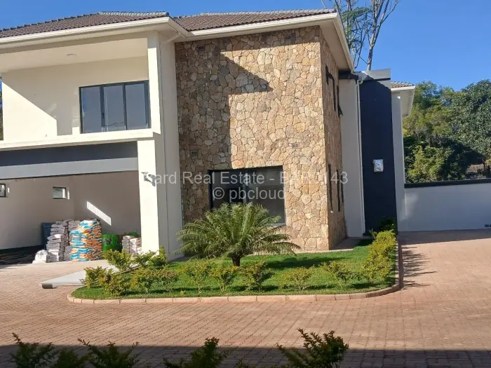 Townhouse/Cluster for Sale in Borrowdale, Harare