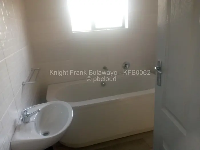 Townhouse/Cluster for Sale in Hillside Byo, Bulawayo