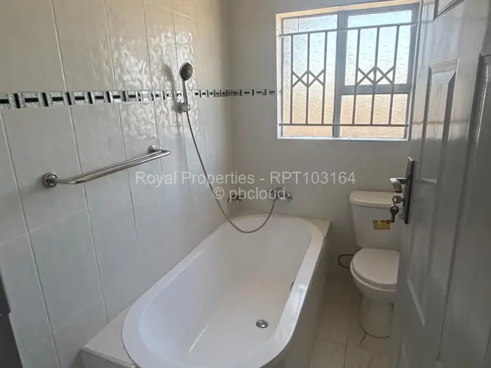 3 Bedroom Cottage/Garden Flat to Rent in Manresa, Harare