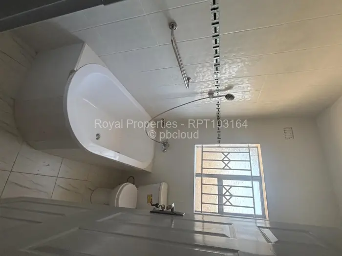 3 Bedroom Cottage/Garden Flat to Rent in Manresa