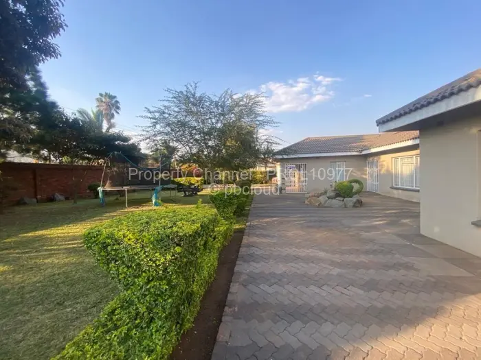 4 Bedroom House for Sale in Bluff Hill, Harare