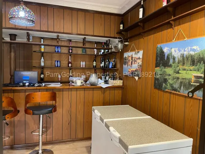 5 Bedroom House to Rent in Alexandra Park