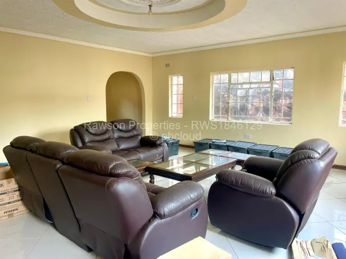 6 Bedroom House for Sale in Bluff Hill, Harare