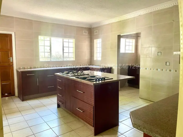6 Bedroom House for Sale in Bluff Hill, Harare