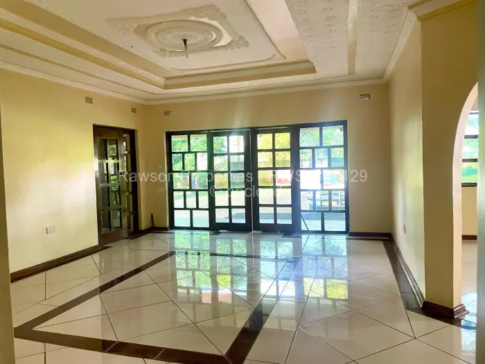 6 Bedroom House for Sale in Bluff Hill, Harare