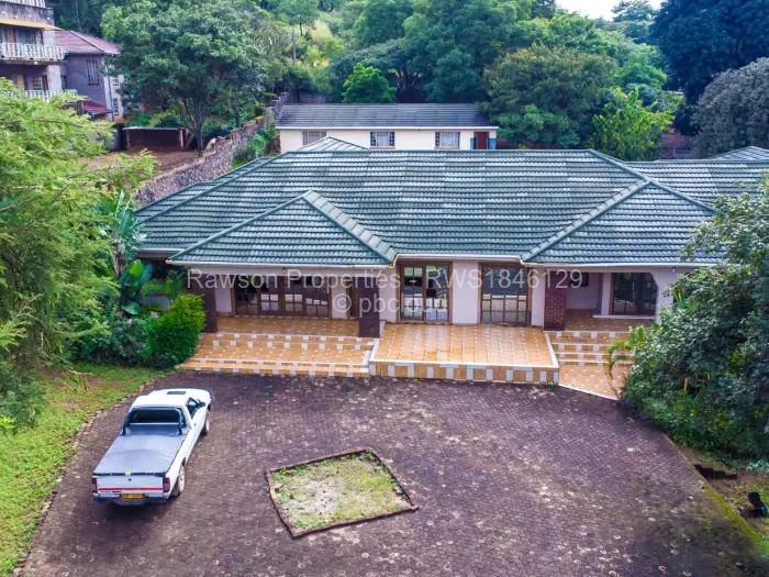 6 Bedroom House for Sale in Bluff Hill, Harare