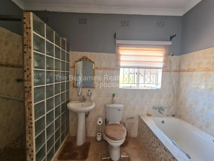 4 Bedroom House to Rent in Vainona