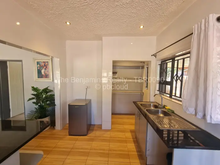 4 Bedroom House to Rent in Vainona