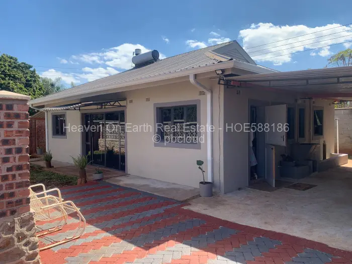 4 Bedroom House to Rent in Vainona
