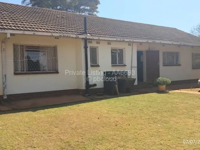 3 Bedroom House for Sale in Bluff Hill, Harare