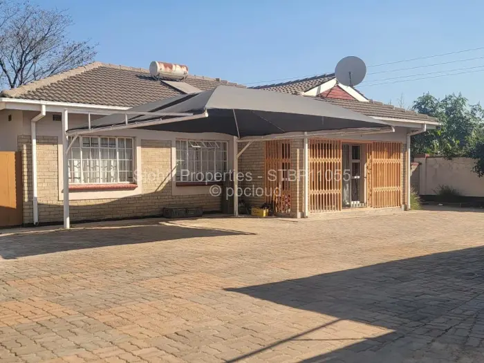 3 Bedroom Cottage/Garden Flat for Sale in Waterfalls, Harare