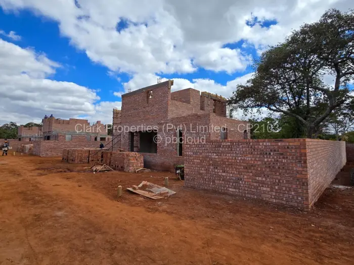 Townhouse/Cluster for Sale in Highlands, Harare