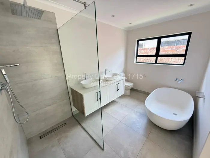 Townhouse/Cluster for Sale in Newlands, Harare