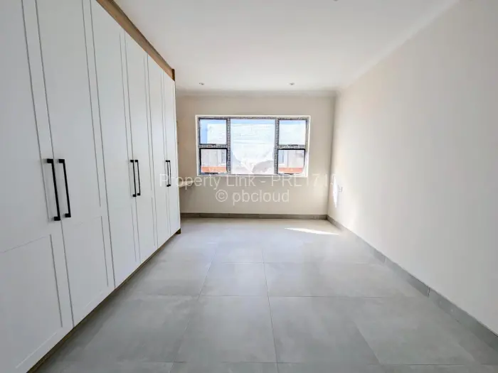 Townhouse/Complex/Cluster for Sale in Newlands, Harare