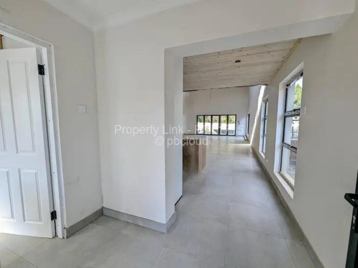 Townhouse/Complex/Cluster for Sale in Newlands, Harare