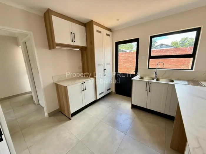 Townhouse/Cluster for Sale in Newlands, Harare