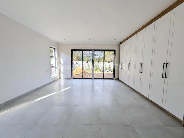 Townhouse/Complex/Cluster for Sale in Newlands, Harare