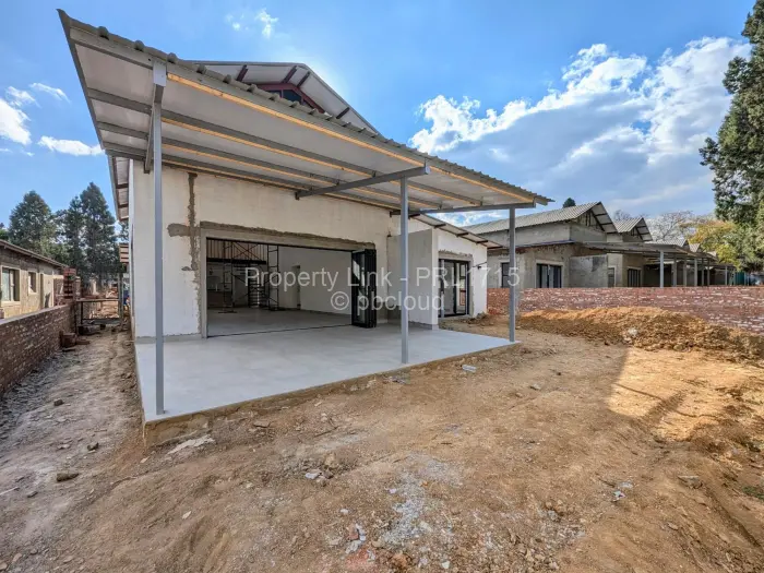 Townhouse/Complex/Cluster for Sale in Newlands, Harare