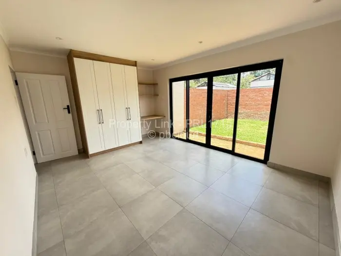 Townhouse/Cluster for Sale in Newlands, Harare