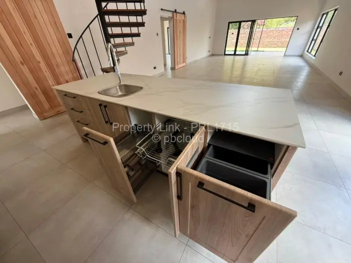 Townhouse/Cluster for Sale in Newlands, Harare