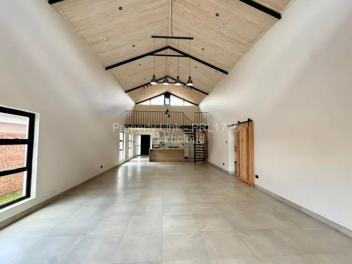 Townhouse/Cluster for Sale in Newlands, Harare