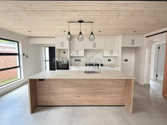 Townhouse/Cluster for Sale in Newlands, Harare