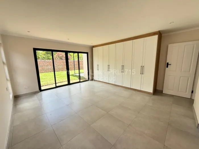 Townhouse/Cluster for Sale in Newlands, Harare