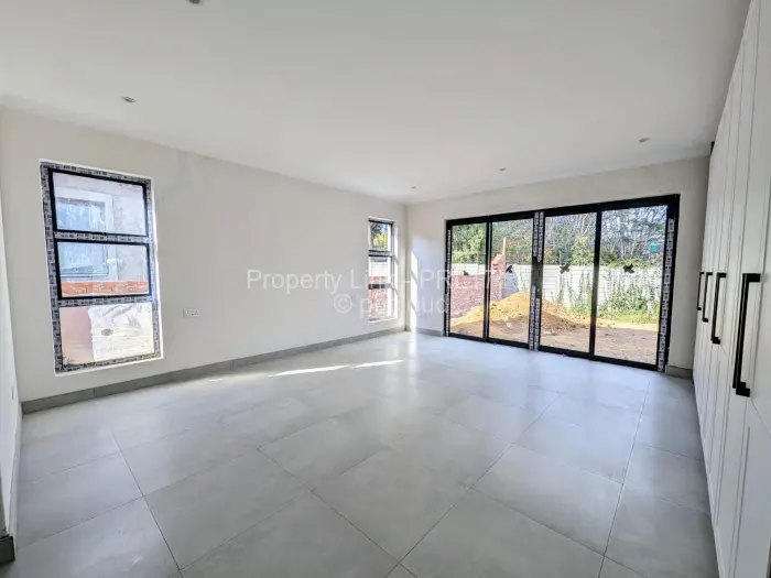 Townhouse/Complex/Cluster for Sale in Newlands, Harare
