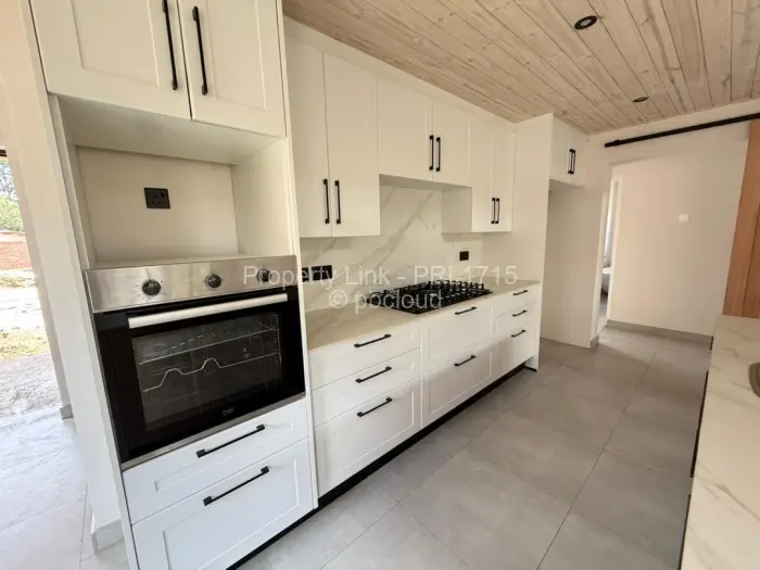 Townhouse/Cluster for Sale in Newlands, Harare