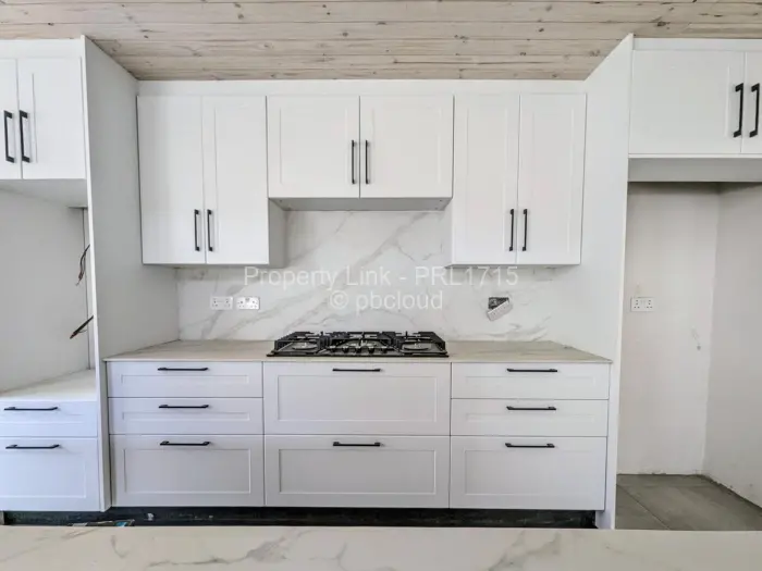 Townhouse/Complex/Cluster for Sale in Newlands, Harare
