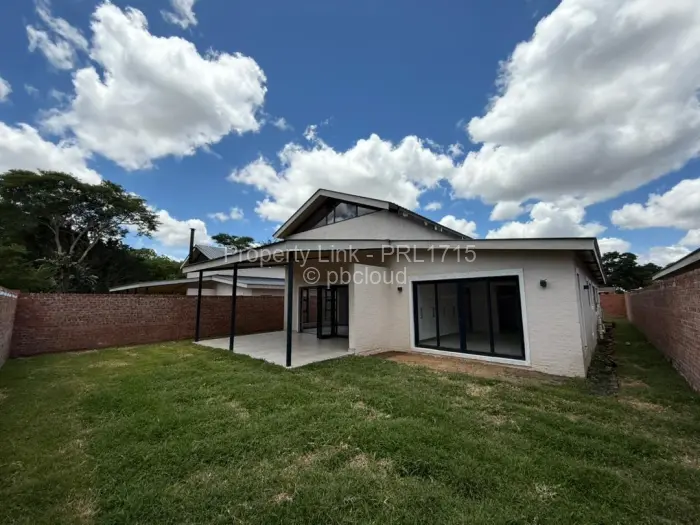 Townhouse/Cluster for Sale in Newlands, Harare