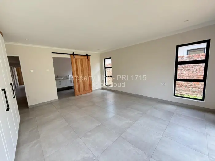 Townhouse/Cluster for Sale in Newlands, Harare